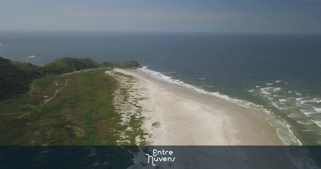 Sobrevoo da Ilha do Mel na Praia Encantadas — vídeo aéreo de Pontal do Paraná