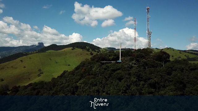 Sobrevoo no Mirante do Cruzeiro em São Bento do Sapucaí