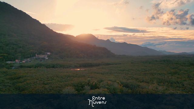 Sobrevoo panorâmico em peruibe