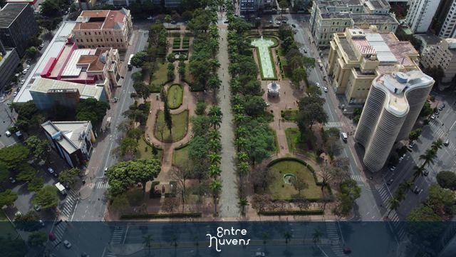 Sobrevoou sobre a Praça da Liberdade