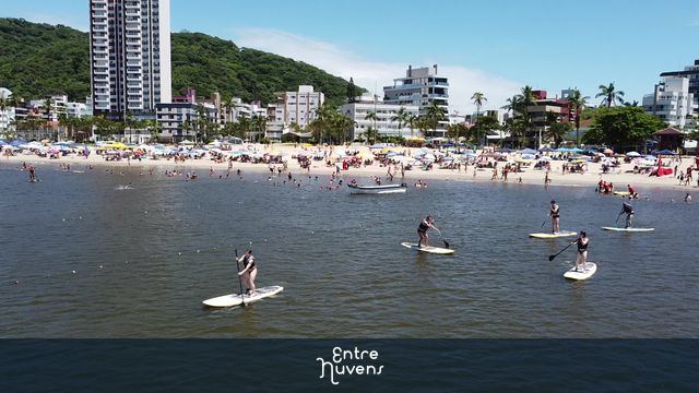 Stand-up na Praia Mansa de Caiobá — vídeo aéreo de Matinhos