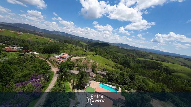 FPV em volta de Chácara em Igaratá - São Paulo