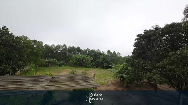 Take em Igaratá Nublado ao redor de Chácara