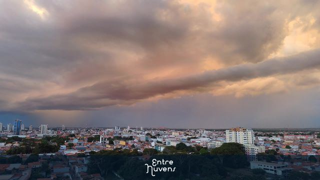 Temporal de chuva — vídeo aéreo de Imperatriz
