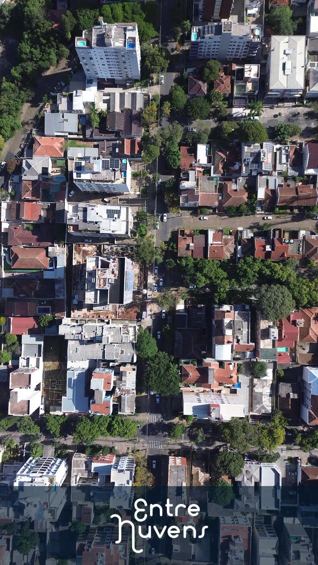 Topdown bairro Petrópolis — vídeo aéreo de Porto Alegre