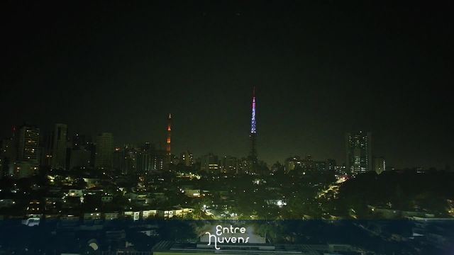 Torres da região Paulista e Pacaembu em época de Natal