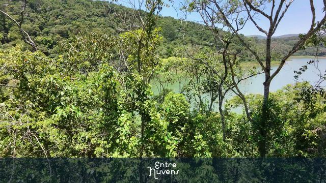 Trilha na Natureza: Belas Paisagens de Mata e Água — vídeo aéreo de Nazaré Paulista