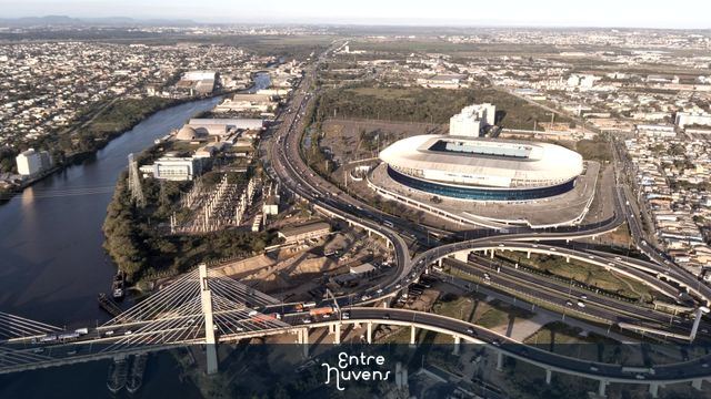 VIADUTO RIO E ARENA DO GREMIO POORTOALEGRENSE AO FUNDO