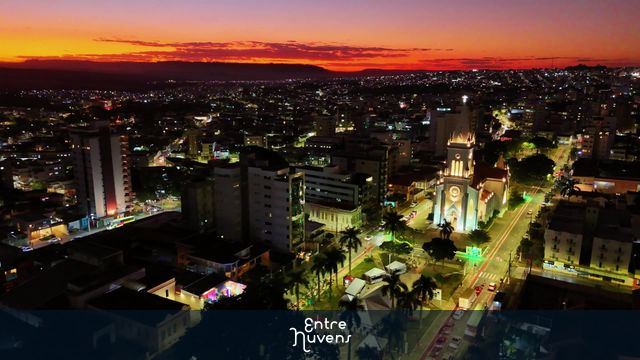 Video Noturno Catedral de Patos de Minas