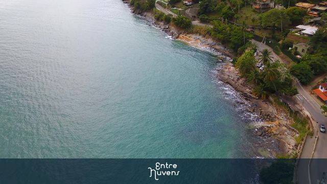 Visão aérea de praia do Oscar - Ilhabela
