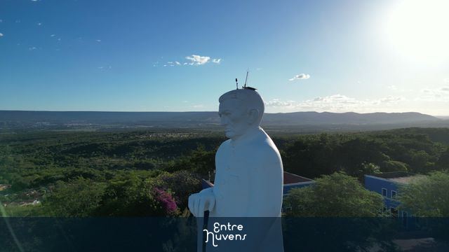 Vista Aérea da Estátua do Padre Cícero em Juazeiro do Norte