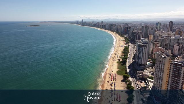 Vista Aérea da Orla e Arranha-Céus de Vila Velha, Espírito Santo