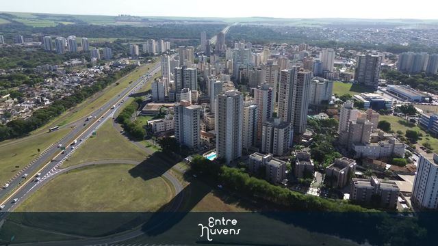 Vista Aérea da zona sul de Ribeirão Preto.O Skyline e a Modernidade da Cidade.