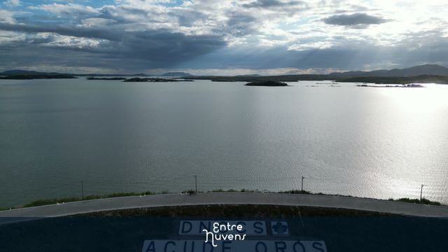 Vista Aérea do Açude Orós: Beleza e Imponência no Ceará