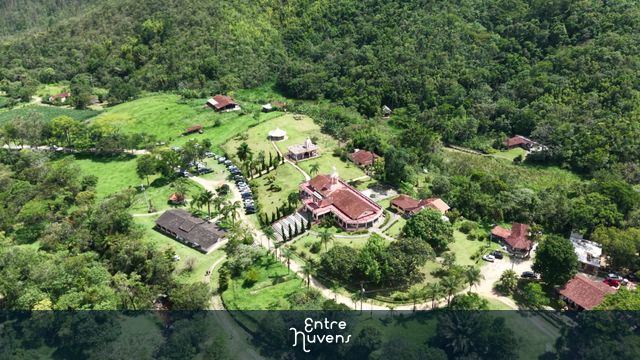 Vista Aérea do Templo Hare Krishna e Santuário em Pindamonhangaba