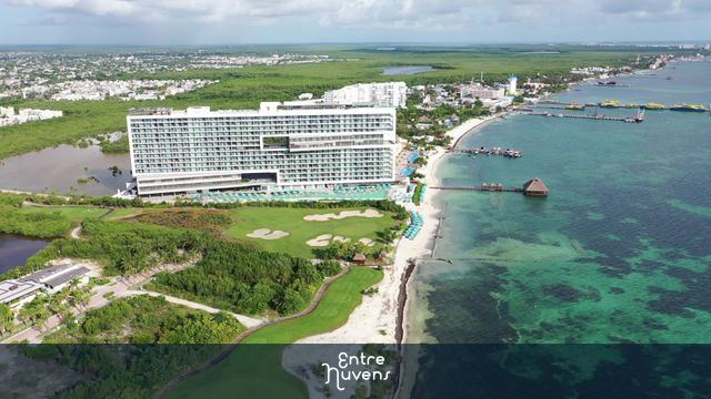 Vista de um Resort Zoom Out — vídeo aéreo de Maringá