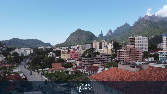 Vista do Dedo de Deus e bairro do Alto em Teresópolis