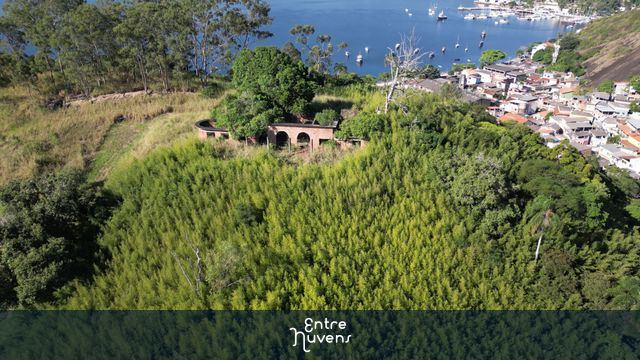 Vista morro do morcedo - praia adão e eva — vídeo aéreo de Niterói