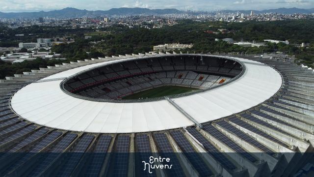 Voo de aproximação do estádio do Mineirão em Belo Horizonte