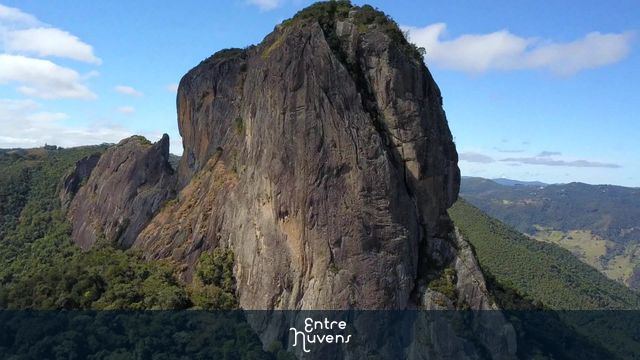 Vôo de drone ate a pedra da Ana Chata, Baú e retorno a base.
