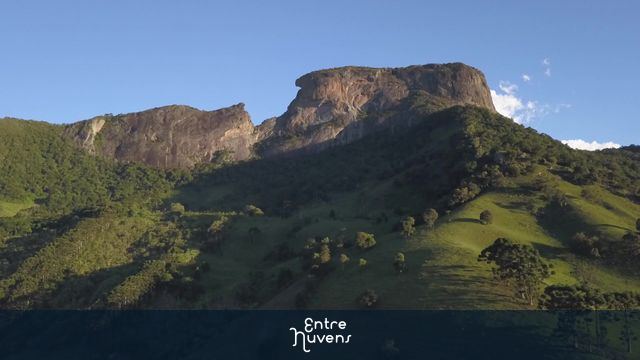Vôo de Drone até a Pedra do baú