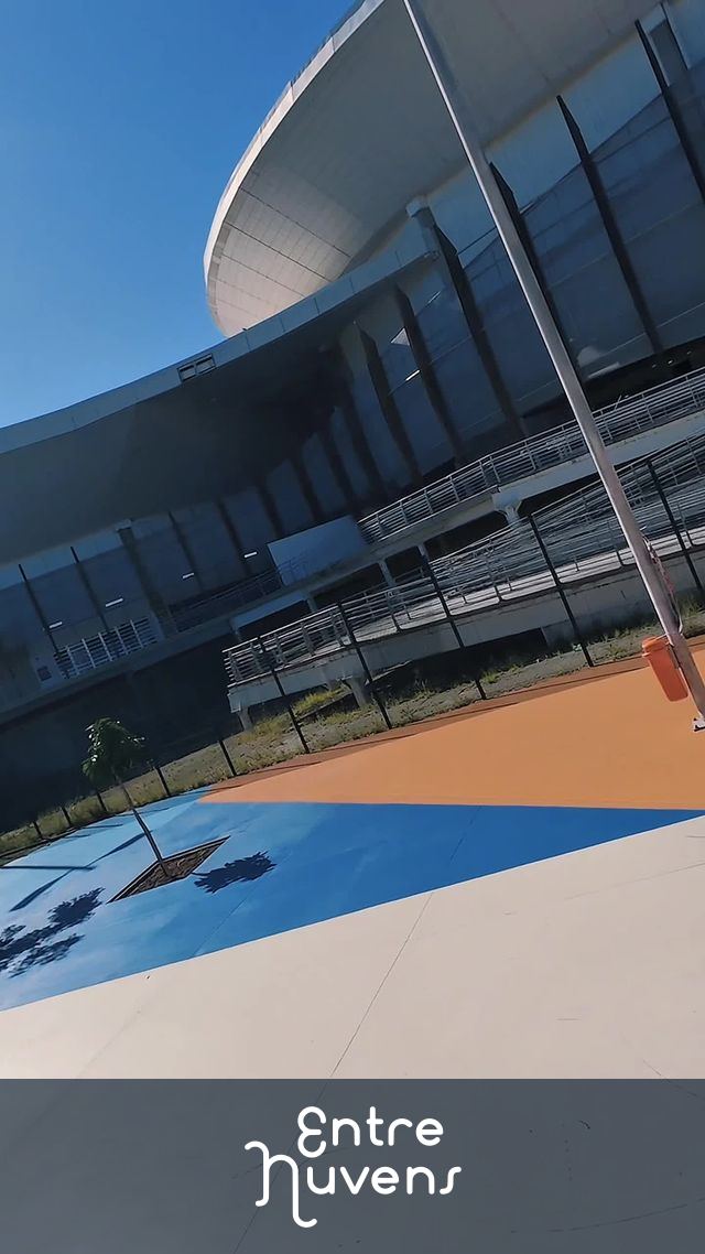 Voo FPV pelo Parque Rita Lee na Barra da Tijuca destacando lazer e qualidade de vida — vídeo aéreo de Rio de Janeiro