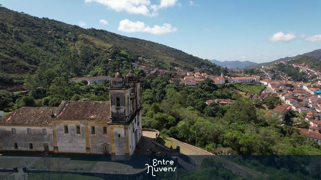 voo na Igreja São Francisco de Paula, Ouro Preto, MG
