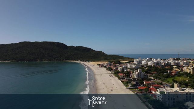 Voo na praia dos Ingleses,  na faixa de areia depois do alargamento.