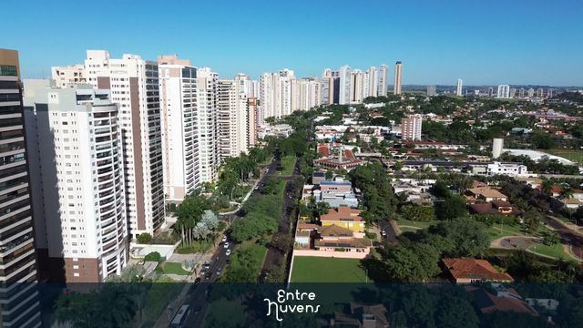 Voo panorâmico de drone na Avenida João Fiúsa – Ribeirão Preto SP (4K)