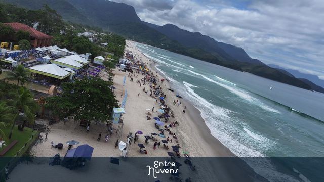 WSL circuito Maresias - SP. Praia, Evento, Redbull, surf profissional — vídeo aéreo de São Sebastião